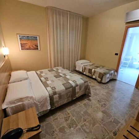 Hotel Mazzocchetti Citta Sant'Angelo Exterior photo