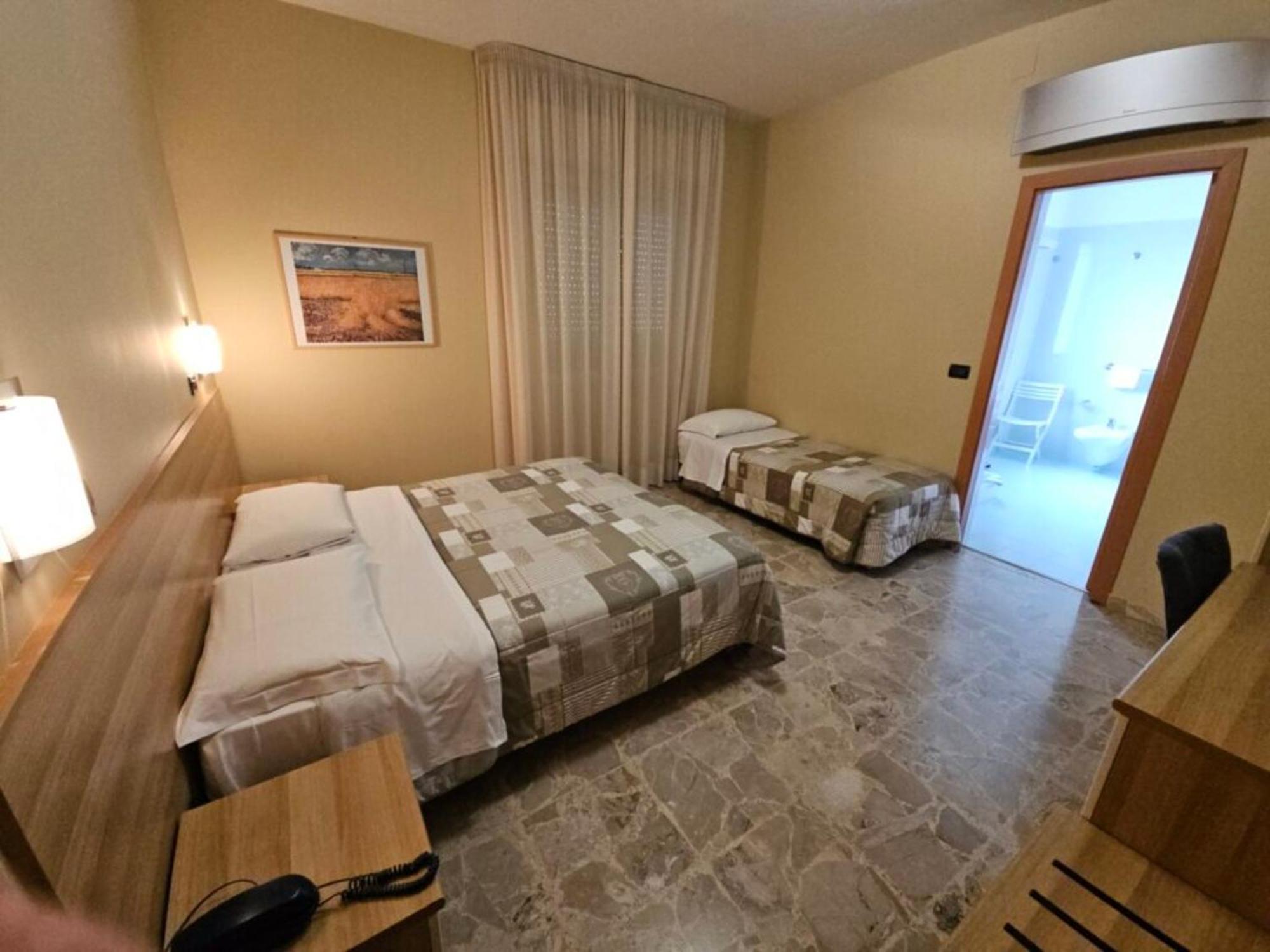 Hotel Mazzocchetti Citta Sant'Angelo Exterior photo